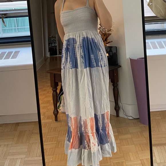 ** SOLD DO NOT BUY ** Tie-dye maxi dress!! Perfect for the summer - Picture 6 of 8